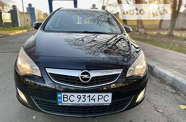 Универсал Opel Astra 2011 в Стрые