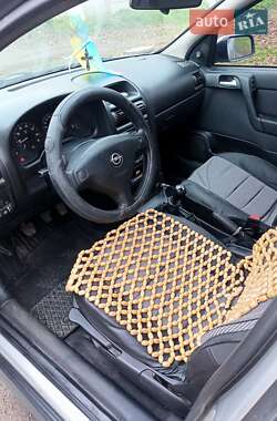 Хетчбек Opel Astra 2001 в 