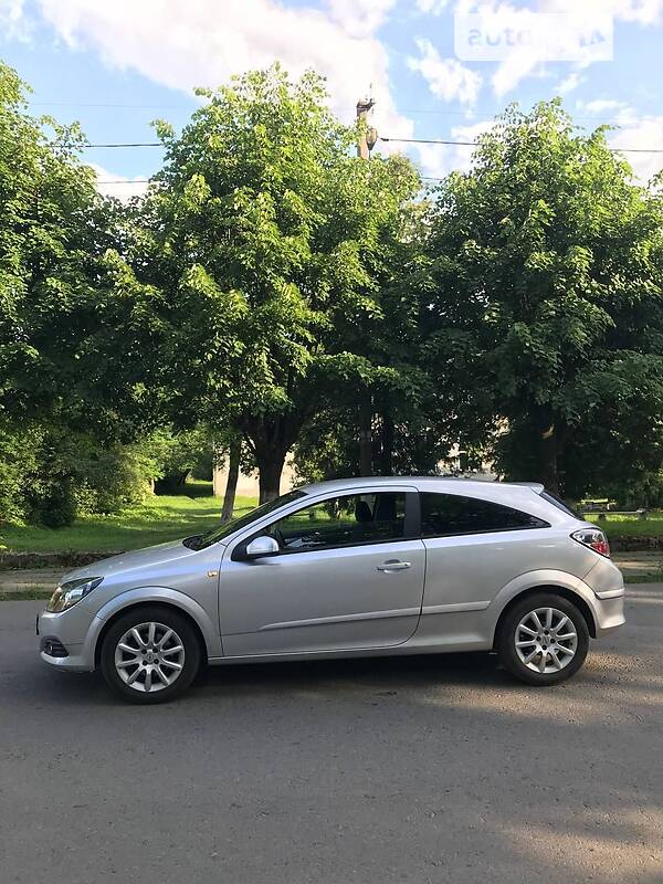 Купе Opel Astra 2005 в Коломые