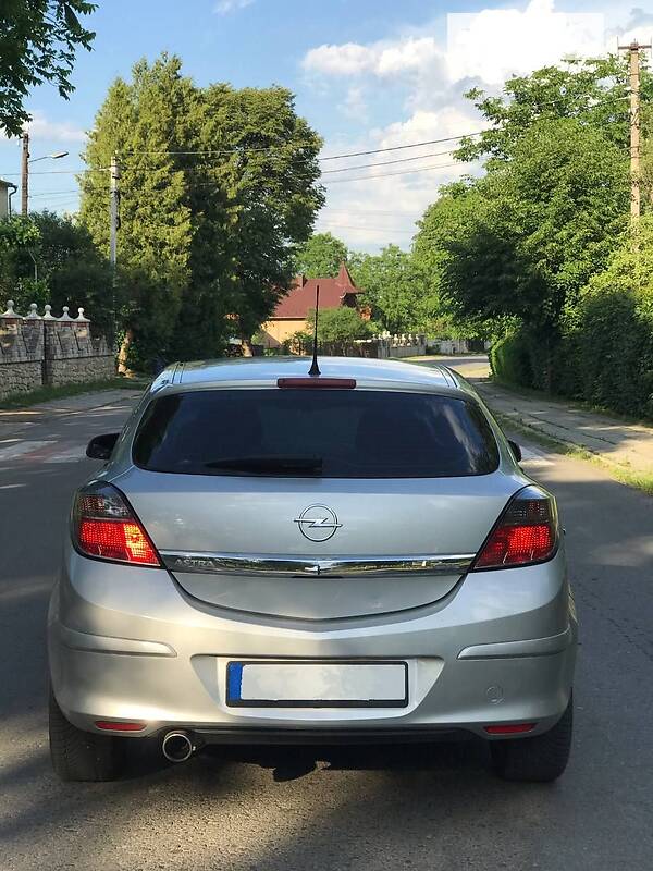 Купе Opel Astra 2005 в Коломые