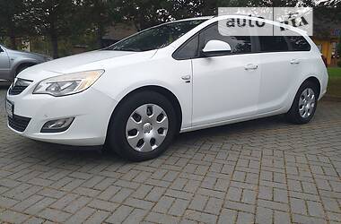 Универсал Opel Astra 2012 в Дрогобыче