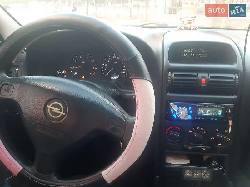 Хэтчбек Opel Astra 1999 в Одессе