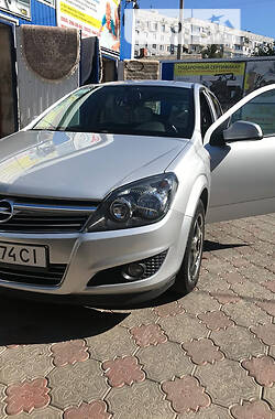 Хэтчбек Opel Astra 2013 в Херсоне