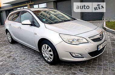 Opel Astra 2011