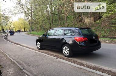 Универсал Opel Astra 2012 в Ровно