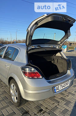 Хэтчбек Opel Astra 2007 в Днепре