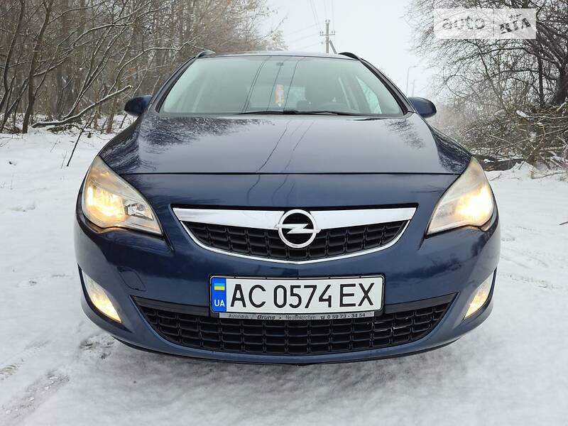 Универсал Opel Astra 2011 в Хмельницком