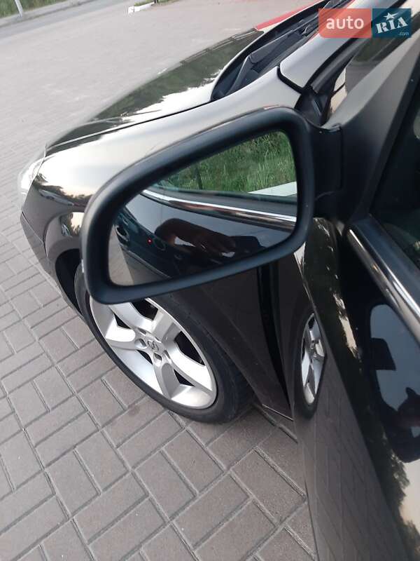Хэтчбек Opel Astra 2006 в Киеве
