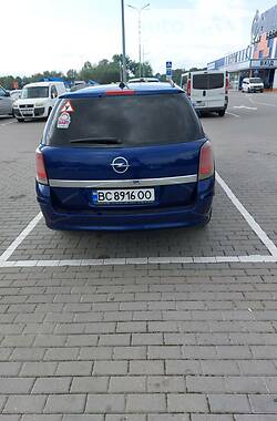 Универсал Opel Astra 2004 в Дрогобыче