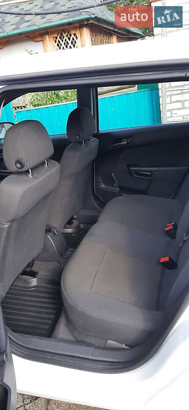 Opel Astra 2010