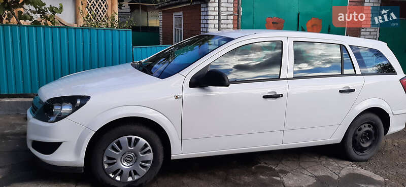 Универсал Opel Astra 2010 в Ладыжине фото 2 Универсал Opel Astra 2010 в Ладыжине