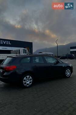 Opel Astra 2012