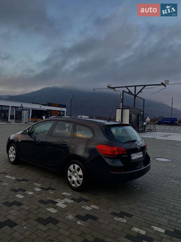 Универсал Opel Astra 2012 в Ужгороде фото 4 Универсал Opel Astra 2012 в Ужгороде