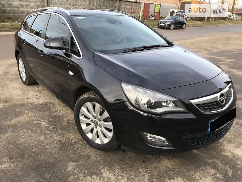 Opel Astra 2011
