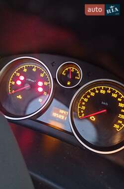 Хэтчбек Opel Astra 2004 в 