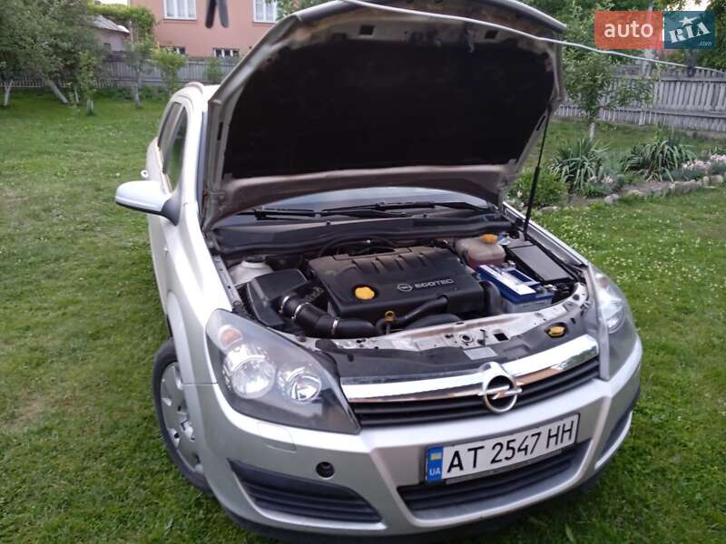 Універсал Opel Astra 2005 в Івано-Франківську