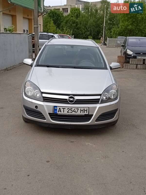 Універсал Opel Astra 2005 в Івано-Франківську