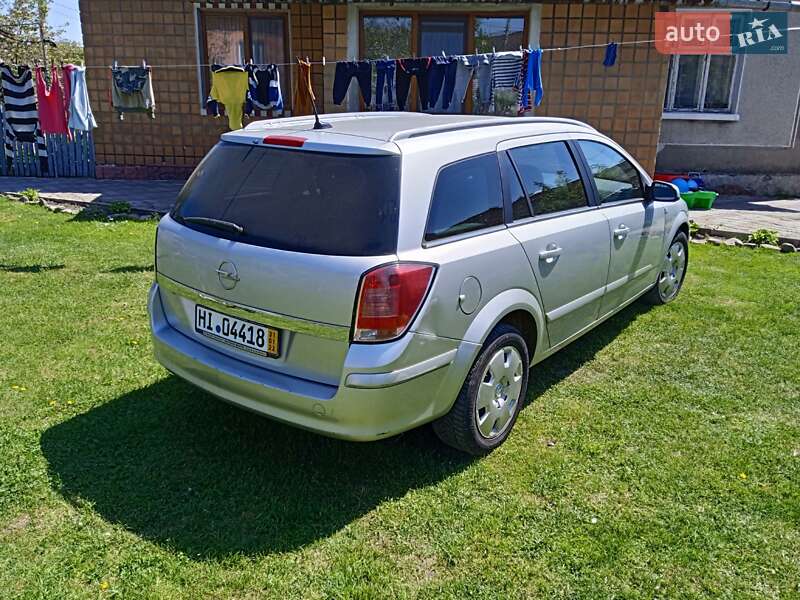 Універсал Opel Astra 2005 в Івано-Франківську