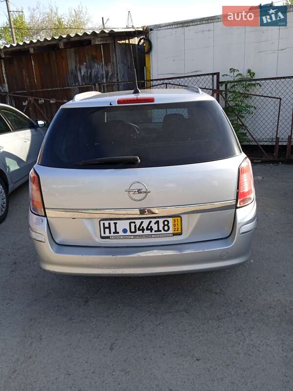 Універсал Opel Astra 2005 в Івано-Франківську