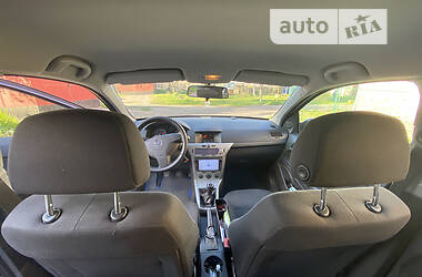 Хэтчбек Opel Astra 2009 в Коростене