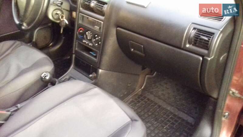 Седан Opel Astra 2001 в Кременці