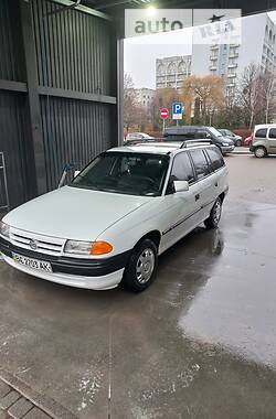 Универсал Opel Astra 1995 в Львове