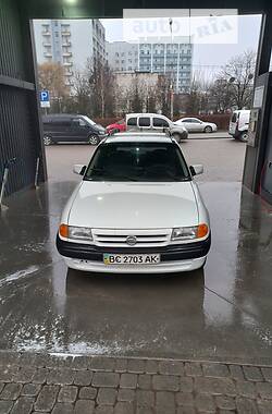 Универсал Opel Astra 1995 в Львове