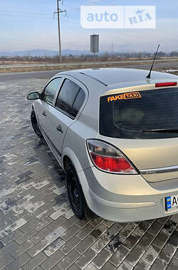 Хэтчбек Opel Astra 2007 в Хусте