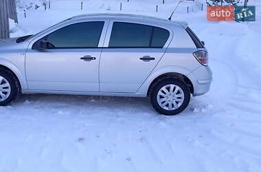 Opel Astra 2011 Opel Astra 2011