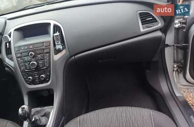 Универсал Opel Astra 2015 в 