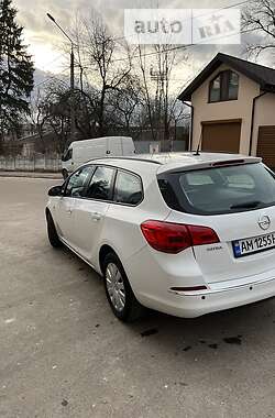 Универсал Opel Astra 2013 в 