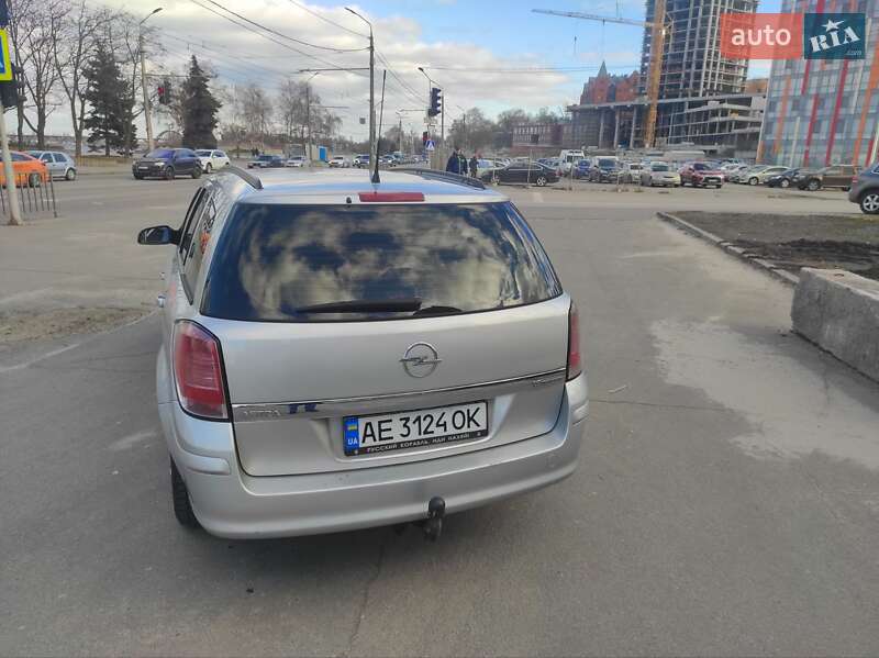 Универсал Opel Astra 2005 в Днепре