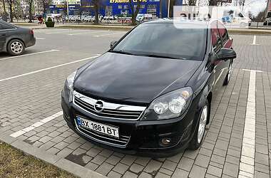 Седан Opel Astra 2014 в Хмельницькому