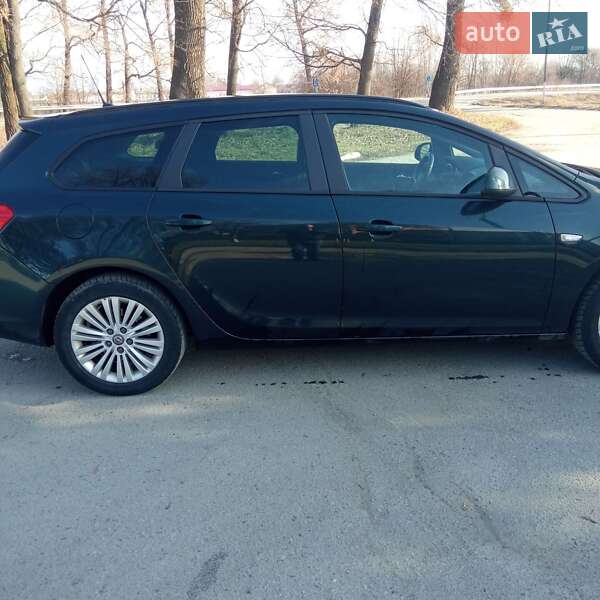 Универсал Opel Astra 2015 в Житомире