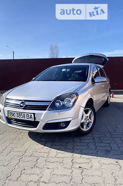 Хетчбек Opel Astra 2005 в Вараші