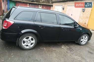 Универсал Opel Astra 2006 в Гадяче