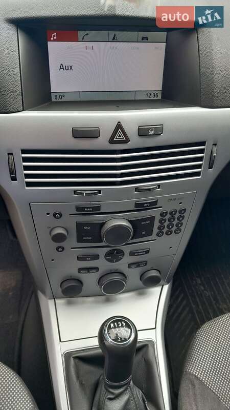 Универсал Opel Astra 2009 в Сарнах