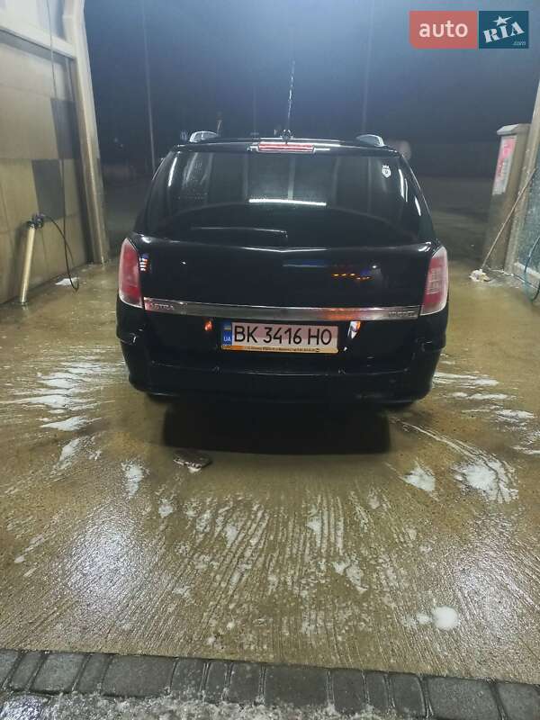 Универсал Opel Astra 2009 в Сарнах