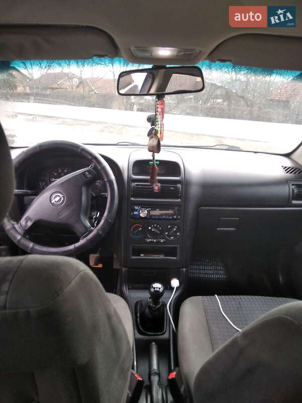 Седан Opel Astra 2003 в Коломиї