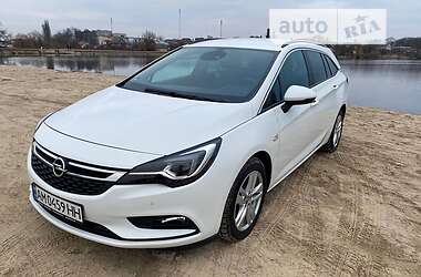 Универсал Opel Astra 2017 в Житомире