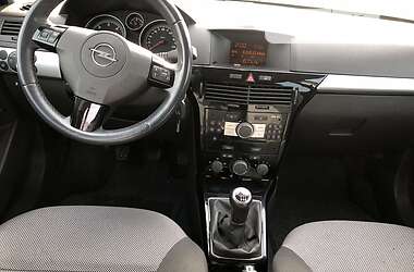 Універсал Opel Astra 2010 в 