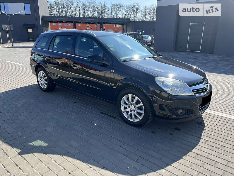 Универсал Opel Astra 2008 в Луцке