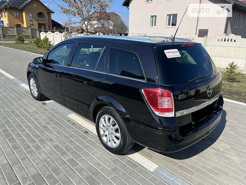 Универсал Opel Astra 2008 в Луцке
