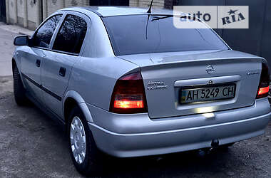 Седан Opel Astra 2007 в Днепре