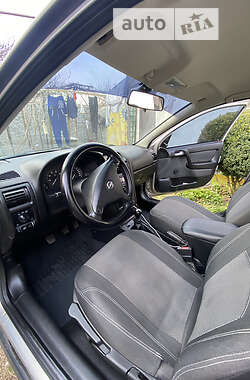 Седан Opel Astra 2007 в Днепре