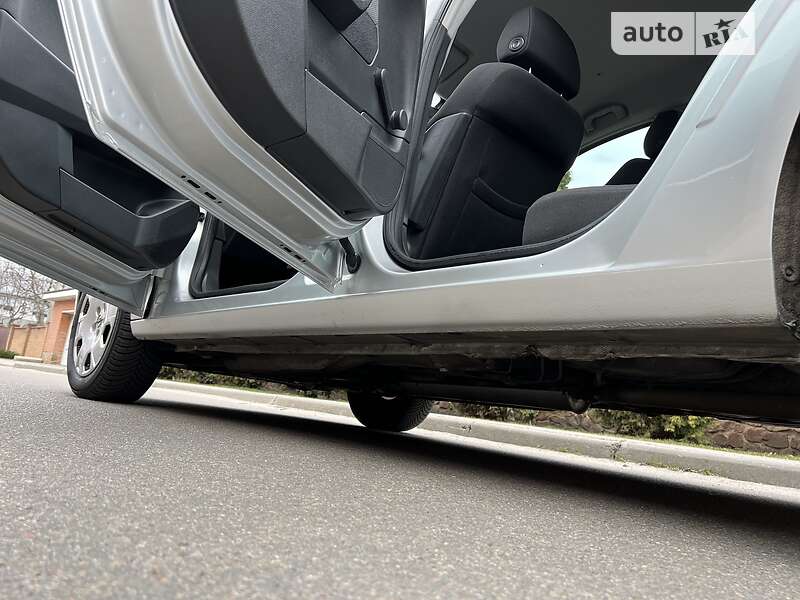 Универсал Opel Astra 2005 в Киеве
