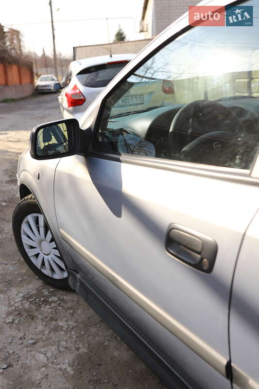 Універсал Opel Astra 2002 в Дніпрі