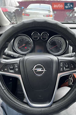 Універсал Opel Astra 2012 в Ужгороді