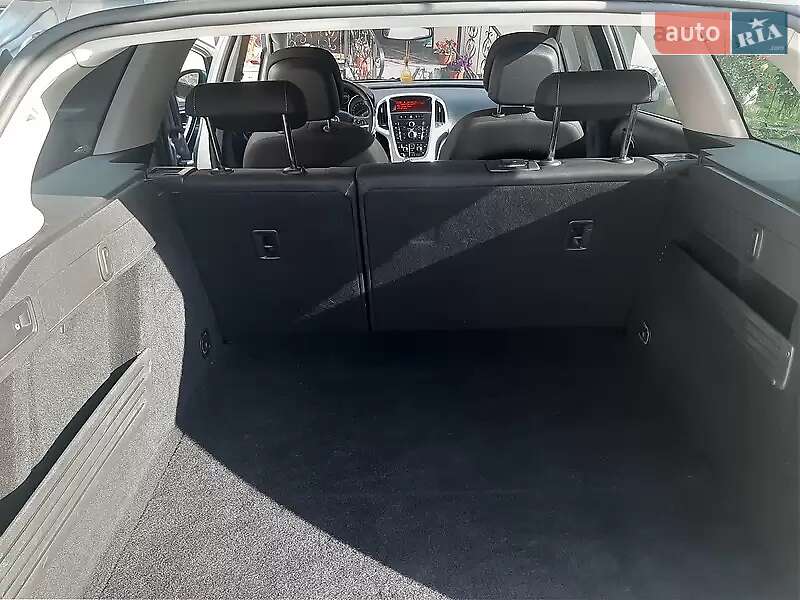 Универсал Opel Astra 2011 в Славуте