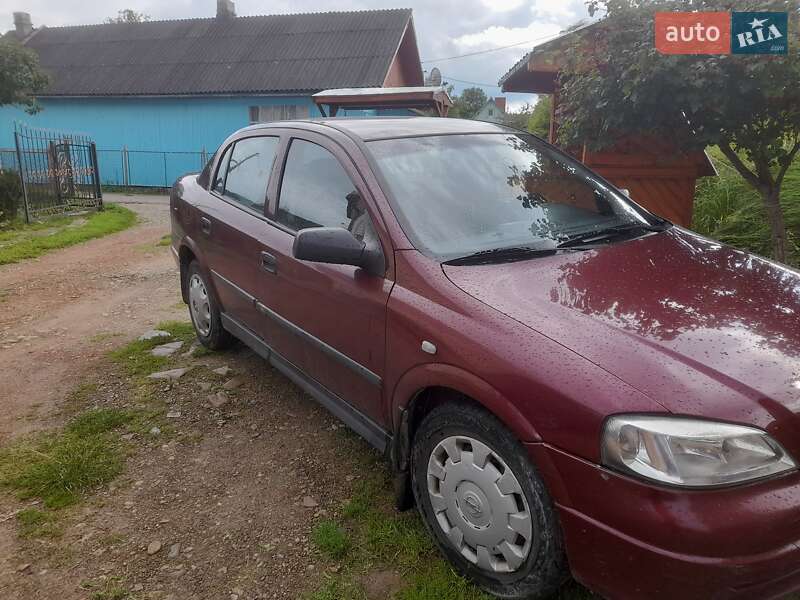 Седан Opel Astra 2006 в Дрогобыче